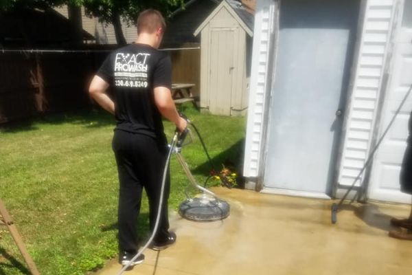 commercial pressure washing service Columbus, OH